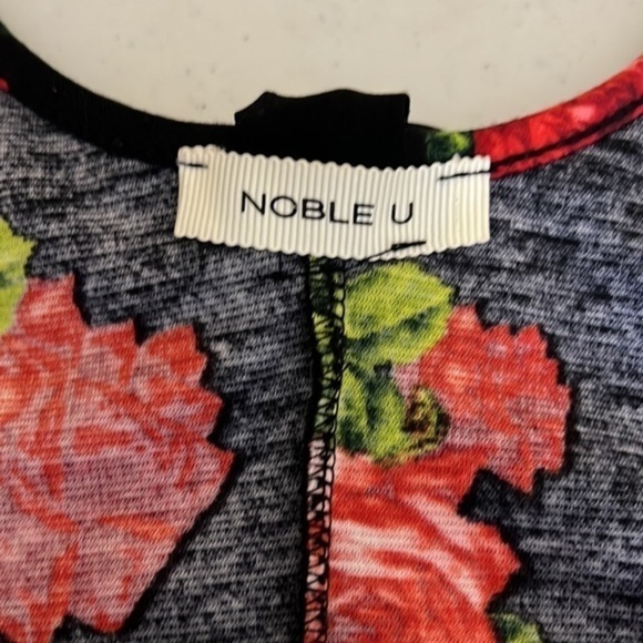 NOBLE DRESS - Picture 15 of 17